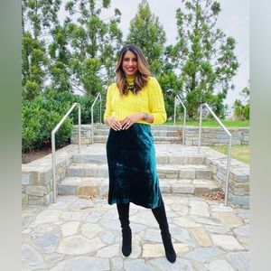 Ann Taylor. Size M. Gently worn and in great condition.